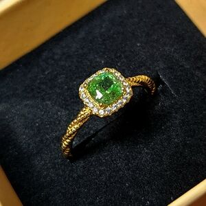 Ring 925 Sterling Silver. Hypoallergenic gold plated coating with a 0.6 Carat